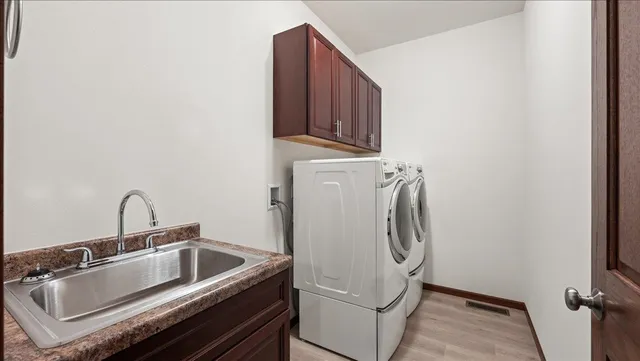 $947,000 | 13710 Airport, Ferryville, WI 54628