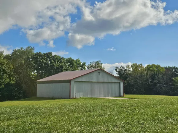 $947,000 | 13710 Airport, Ferryville, WI 54628