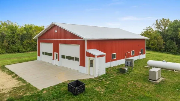 $947,000 | 13710 Airport, Ferryville, WI 54628
