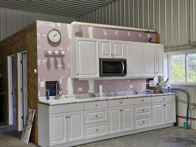 $947,000 | 13710 Airport, Ferryville, WI 54628