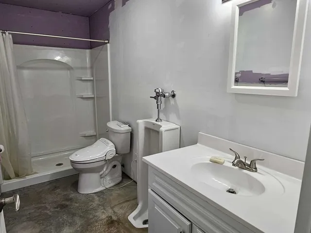 $947,000 | 13710 Airport, Ferryville, WI 54628