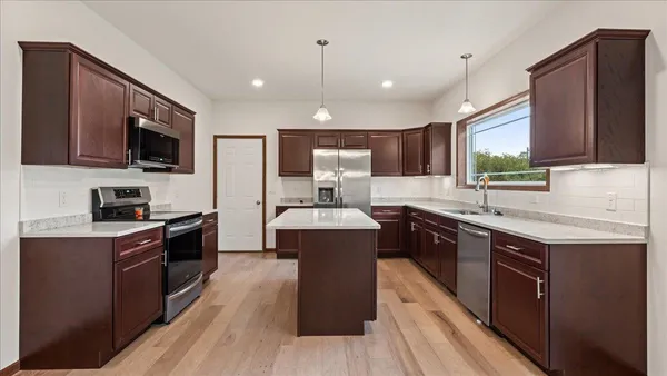 $947,000 | 13710 Airport, Ferryville, WI 54628