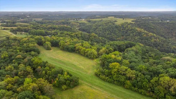 $947,000 | 13710 Airport, Ferryville, WI 54628