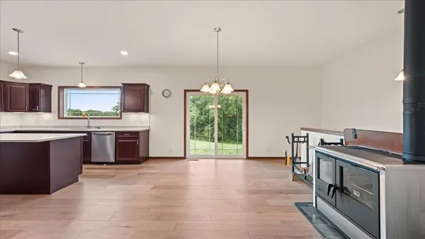 $947,000 | 13710 Airport, Ferryville, WI 54628