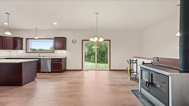 $947,000 | 13710 Airport, Ferryville, WI 54628