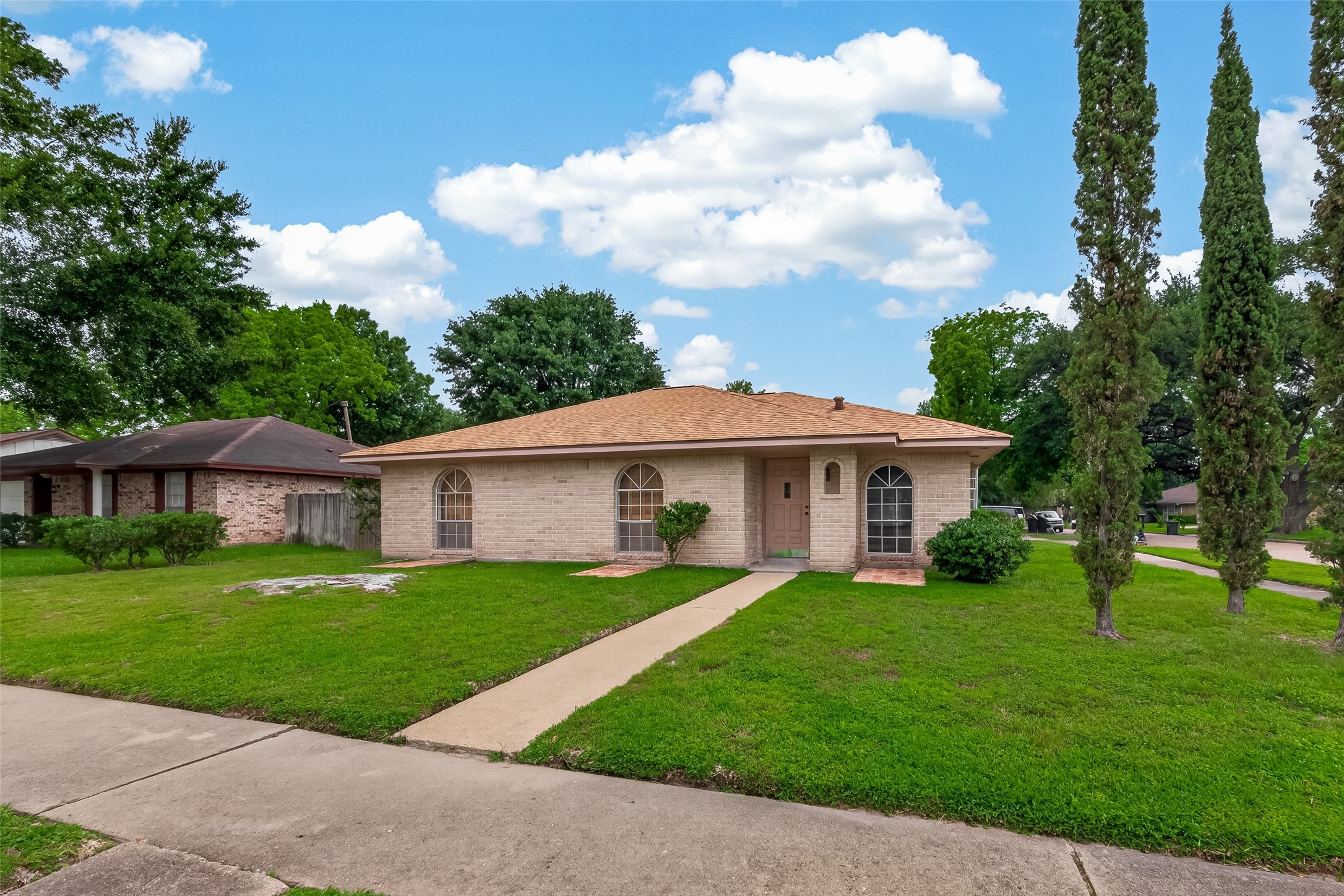 7102 Cerca Court Houston, TX 77086 - Photo 3 of 27