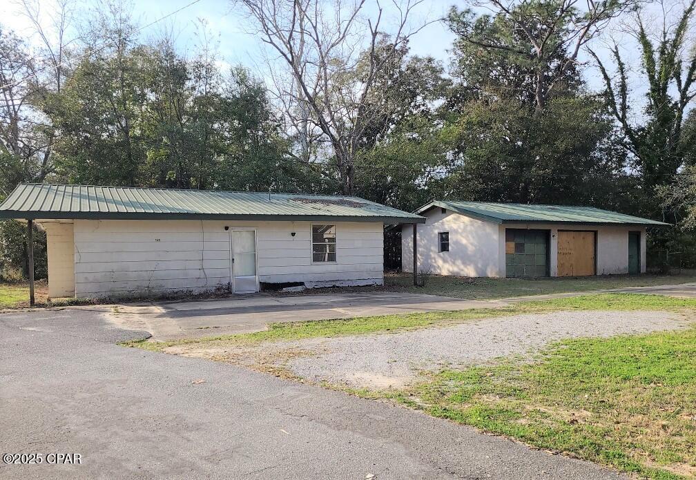 124 Huggins Road DeFuniak Springs, FL 32433 - Photo 39 of 40 Gallery Image 39