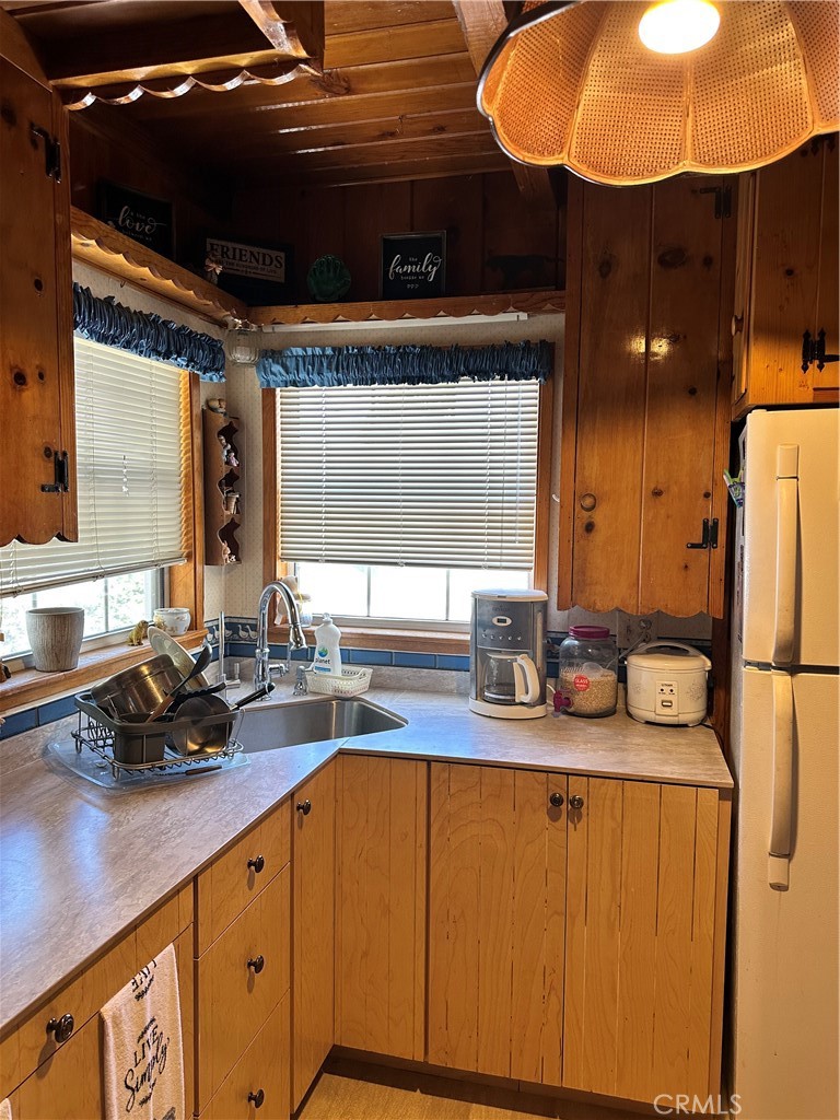 1223 Bear Springs Road Rimforest, CA 92378 - Photo 27 of 54