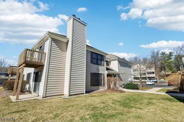 $295,000 | 45 Sunrise Drive, Gillette, NJ 07933