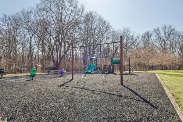 $295,000 | 45 Sunrise Drive, Gillette, NJ 07933