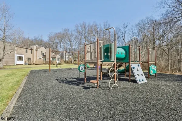 $295,000 | 45 Sunrise Drive, Gillette, NJ 07933