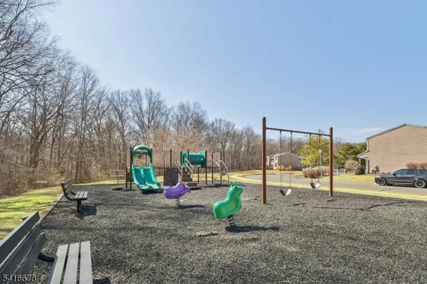 $295,000 | 45 Sunrise Drive, Gillette, NJ 07933