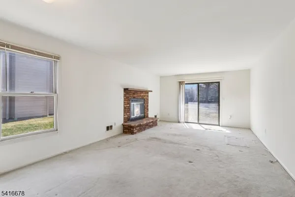 $295,000 | 45 Sunrise Drive, Gillette, NJ 07933