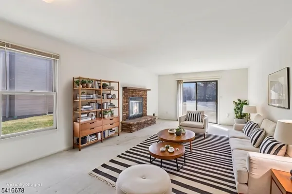 $295,000 | 45 Sunrise Drive, Gillette, NJ 07933