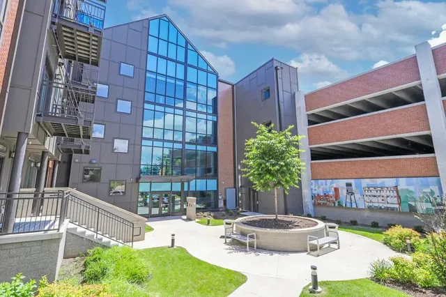 $1,060 | 1419 Rosa L Parks Boulevard, Nashville, TN 37208