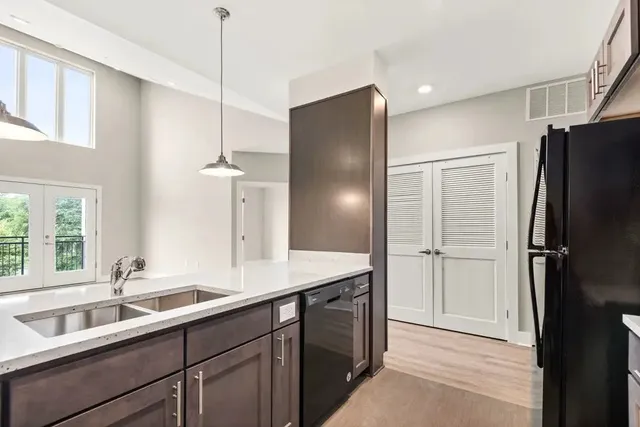 $1,060 | 1419 Rosa L Parks Boulevard, Nashville, TN 37208