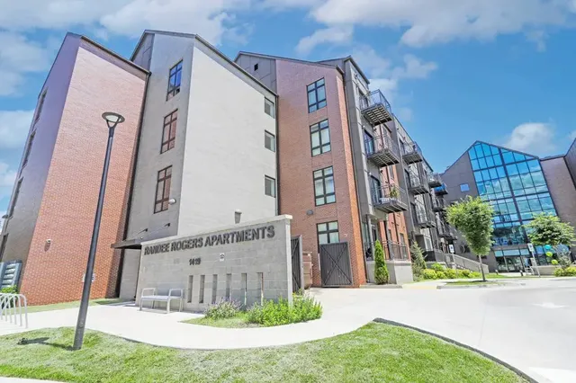 $1,060 | 1419 Rosa L Parks Boulevard, Nashville, TN 37208