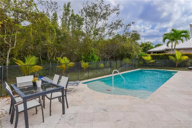 $675,000 | 5374 Southeast Running Oak Circle, Stuart, FL 34997