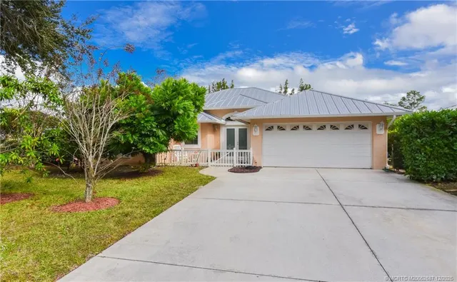 $675,000 | 5374 Southeast Running Oak Circle, Stuart, FL 34997