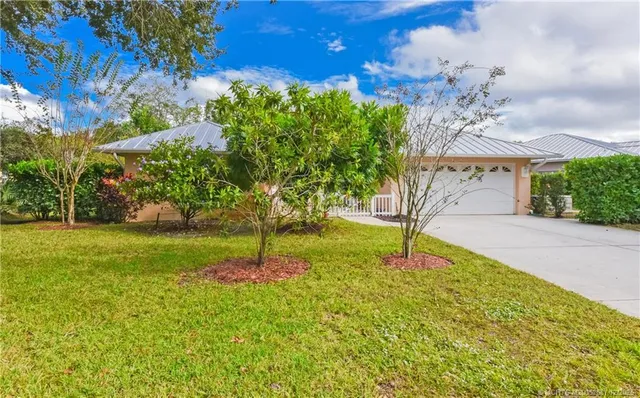 $675,000 | 5374 Southeast Running Oak Circle, Stuart, FL 34997