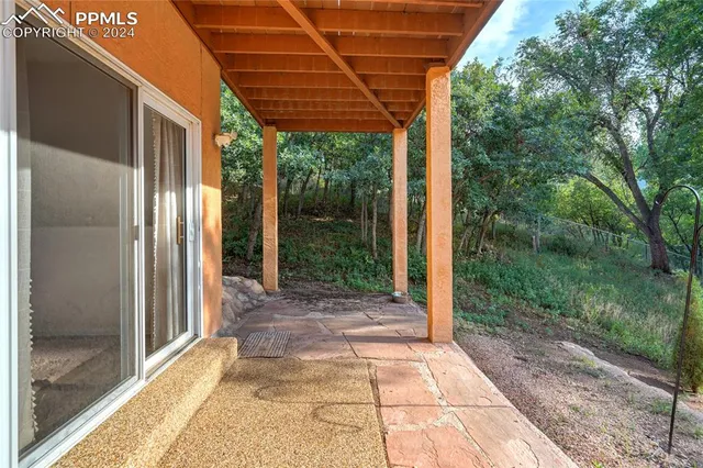 a house view with a outdoor space