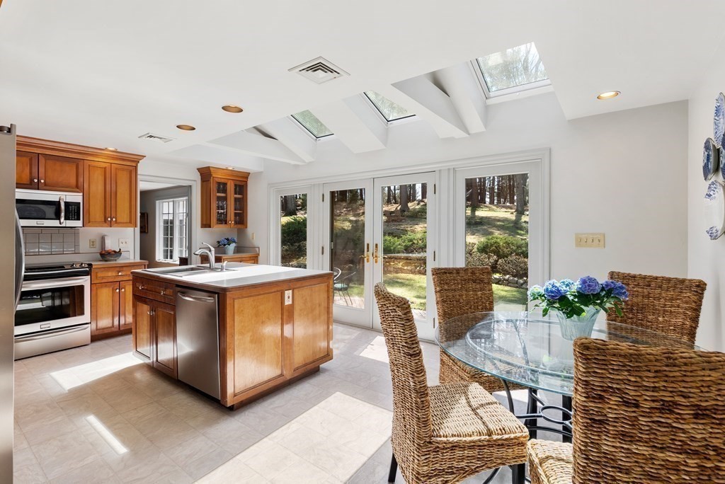 25 Forest Ridge Road Weston, MA 02493 - Photo 6 of 26