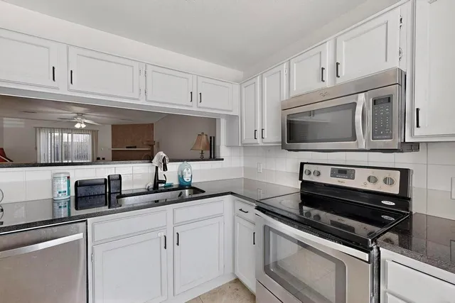 $235,000 | 2500 East Park Boulevard, Unit U3, Plano, TX 75074