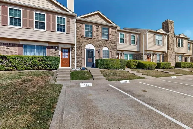 $235,000 | 2500 East Park Boulevard, Unit U3, Plano, TX 75074
