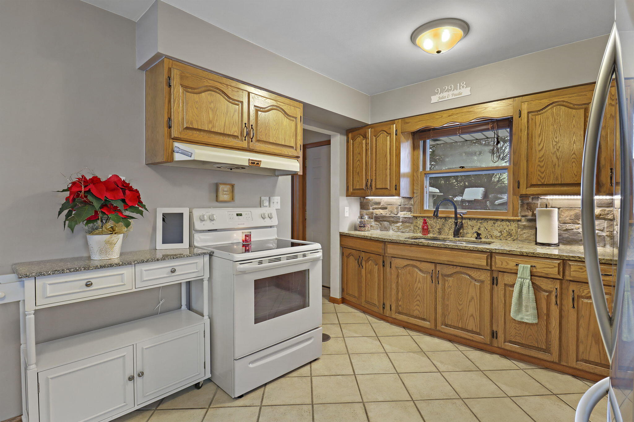 1925 80th Place Kenosha, WI 53143 - Photo 7 of 27 7-web-or-mls-1925 80th Pl, Kenosha, WI -