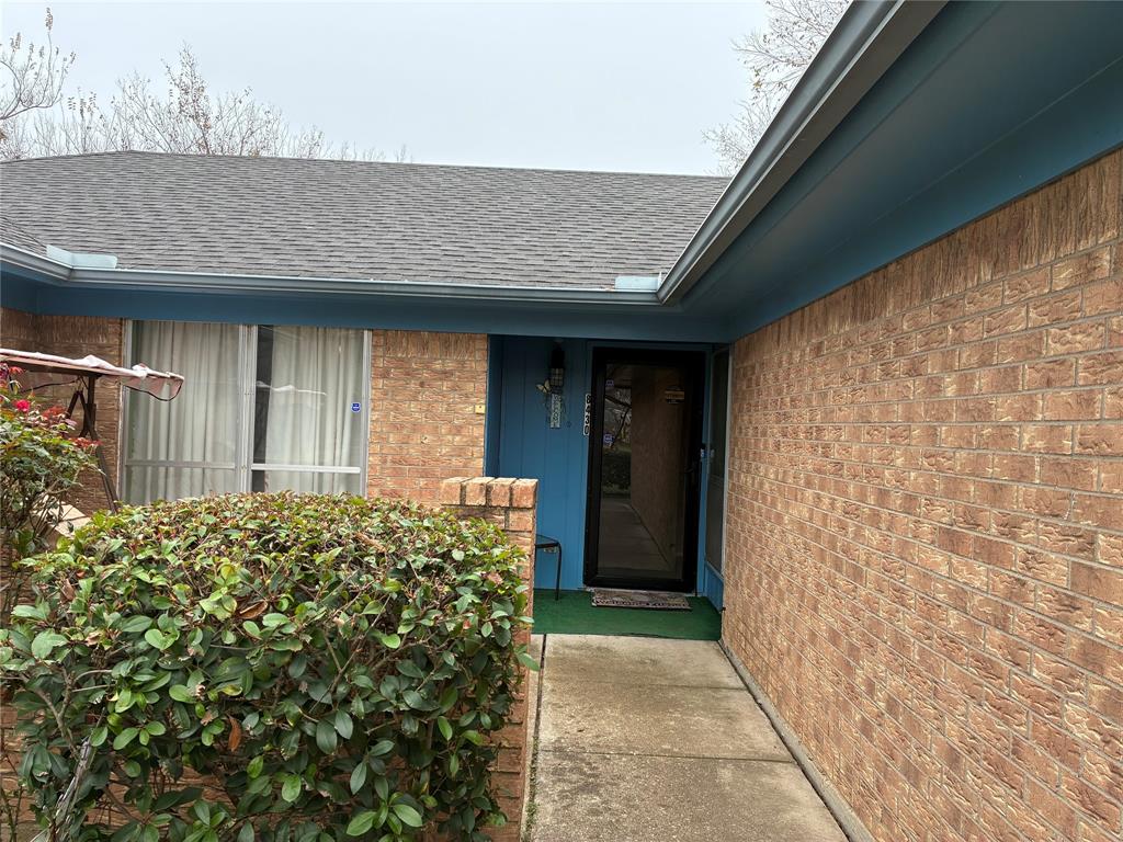 8430 Retta Mansfield Road Mansfield, TX 76063 - Photo 5 of 17 a front view of a house with garden