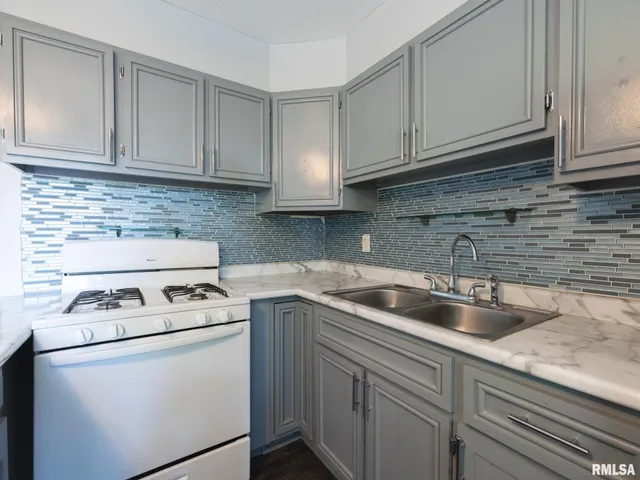 $119,900 | 3925 West Creighton Terrace, Peoria, IL 61615