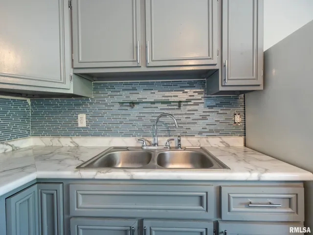 $119,900 | 3925 West Creighton Terrace, Peoria, IL 61615