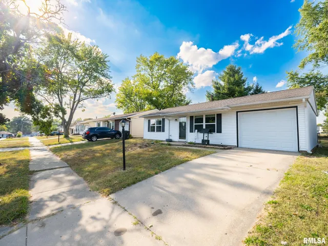 $119,900 | 3925 West Creighton Terrace, Peoria, IL 61615