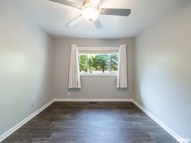 $119,900 | 3925 West Creighton Terrace, Peoria, IL 61615