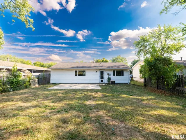 $119,900 | 3925 West Creighton Terrace, Peoria, IL 61615