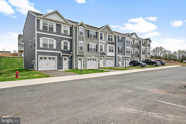 $2,299 | 2007 Sienna Court, Enola, PA 17025