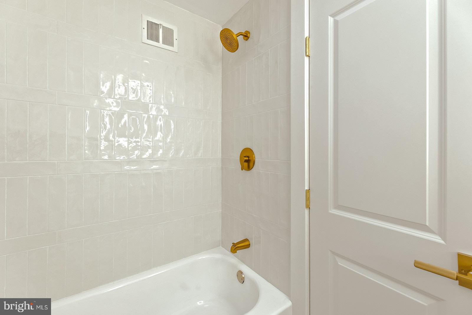12608 Medford Road Philadelphia, PA 19154 - Photo 17 of 34 Gallery Image 17