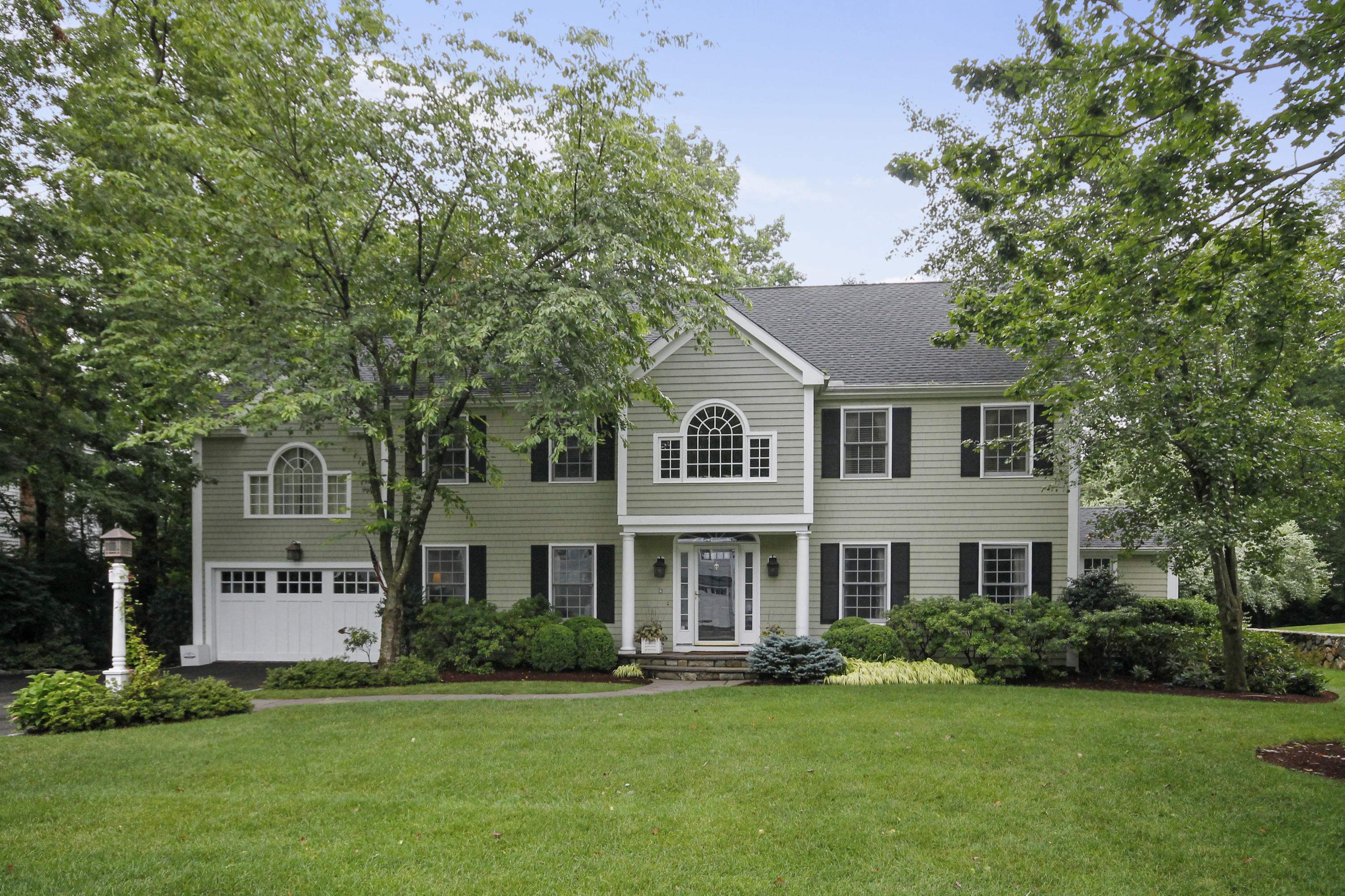 9 Revere Road Darien, CT 06820 - Photo 1 of 48 000-photo-front-view-7314898