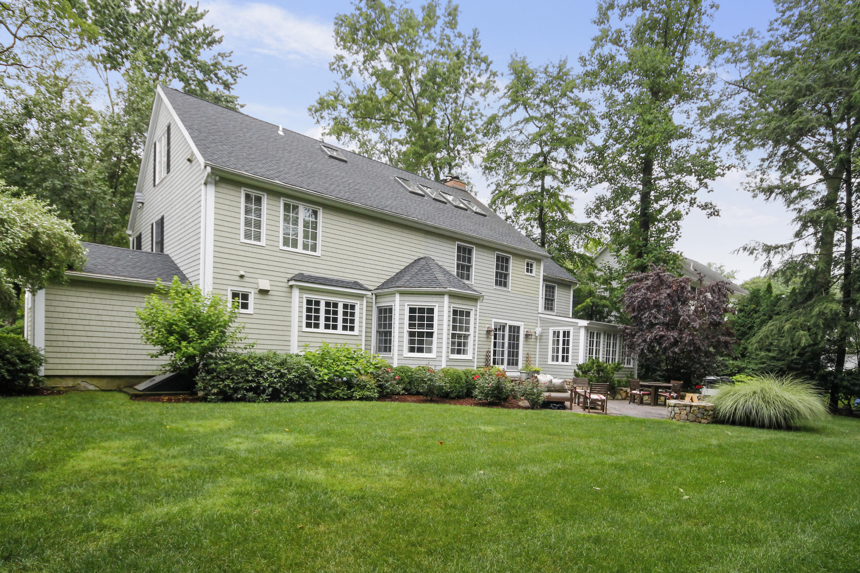 9 Revere Road Darien, CT 06820 - Photo 44 of 48 043-photo-rear-view-7314900