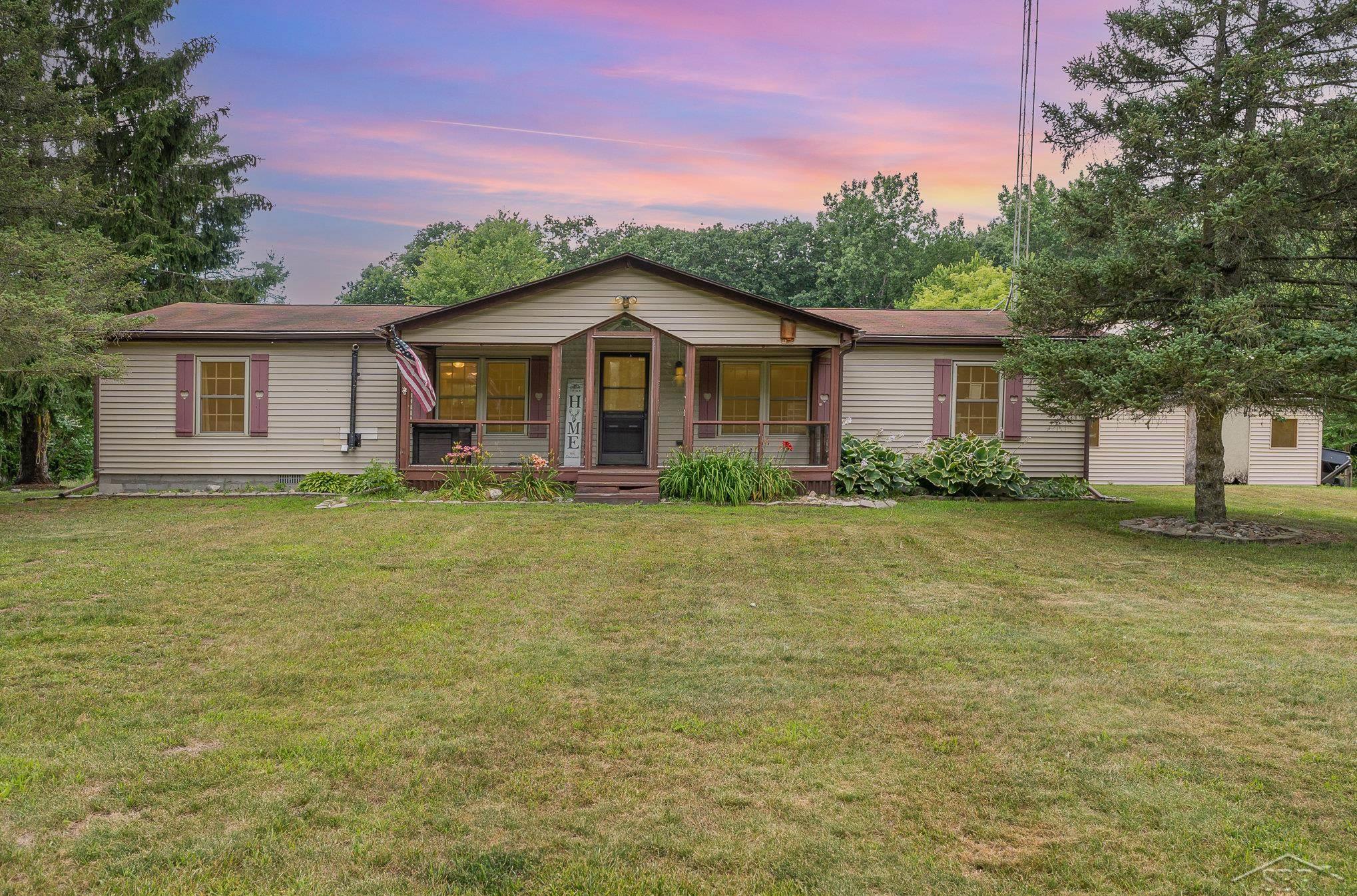 4625 North Hemlock Road Hemlock, MI 48626 - Photo 1 of 34