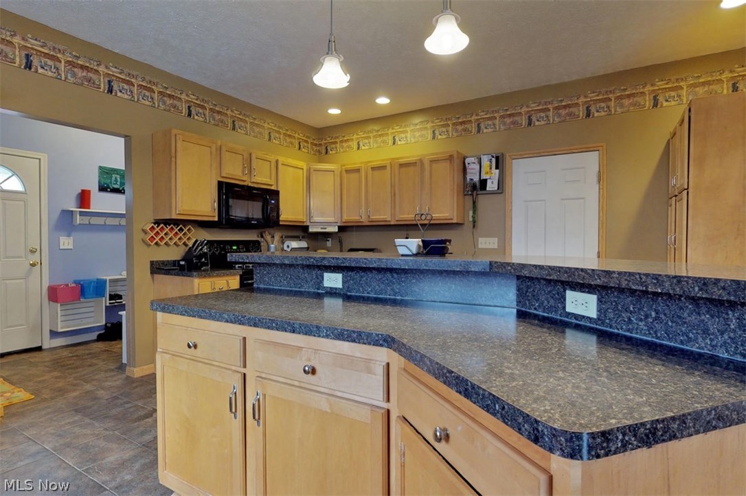 2472 Dentzler Road Parma, OH 44134 - Photo 12 of 35