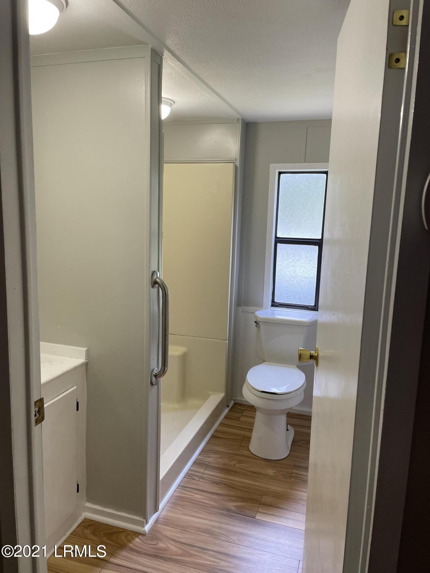 105 Joppa Road Beaufort, SC 29906 - Photo 17 of 20 Hall bath
