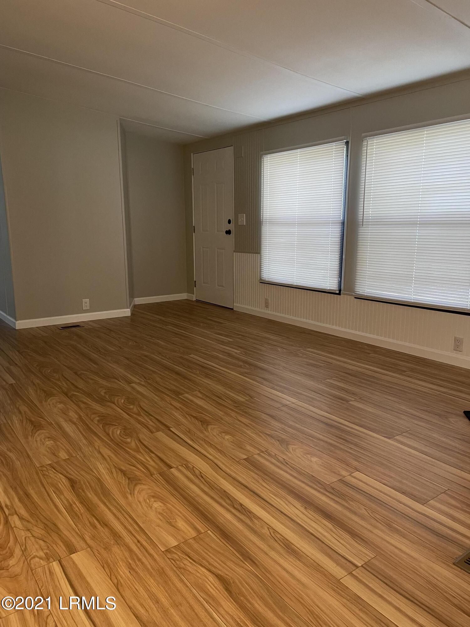 105 Joppa Road Beaufort, SC 29906 - Photo 9 of 20 Living Room