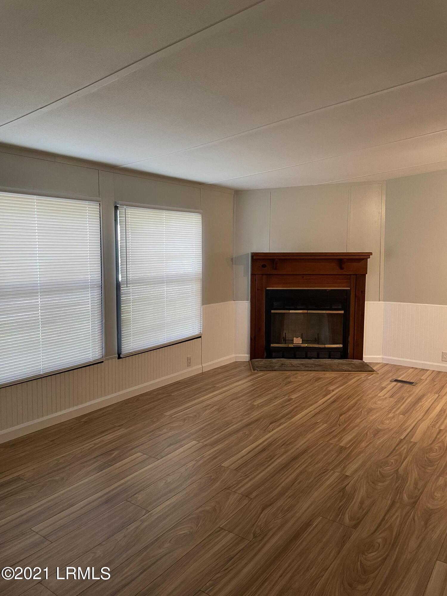 105 Joppa Road Beaufort, SC 29906 - Photo 10 of 20 Living Room