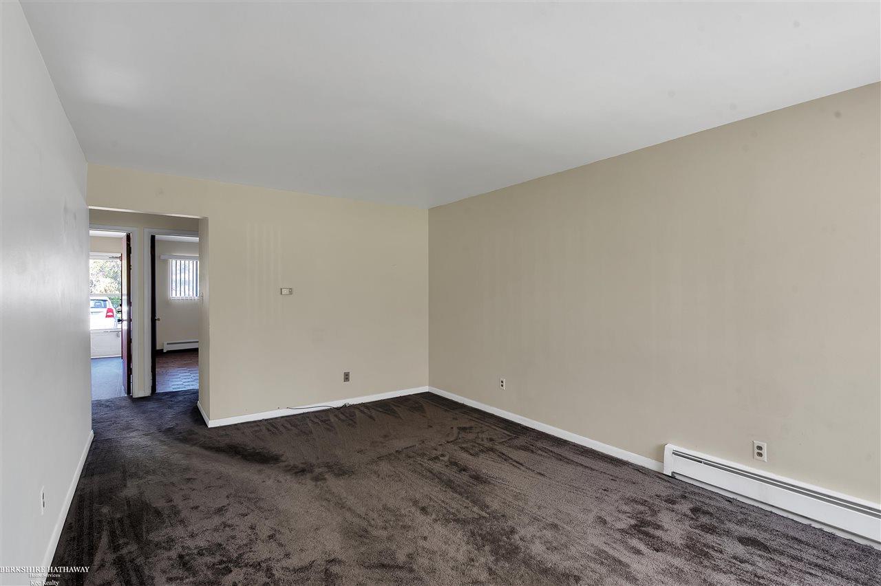 24301 Kelly Road, Unit 114 Eastpointe, MI 48021 - Photo 6 of 22