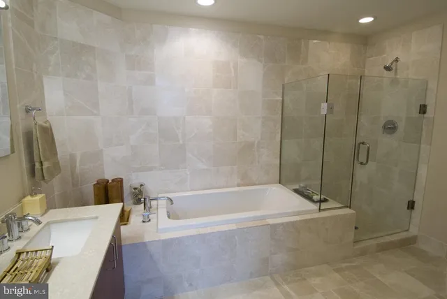 $485,000 | 1101 Locust Street, Unit 4C, Philadelphia, PA 19107