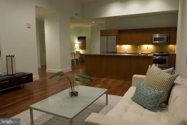 $485,000 | 1101 Locust Street, Unit 4C, Philadelphia, PA 19107