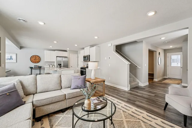 $399,990 | 1908 Highview Terrace, Shakopee, MN 55379