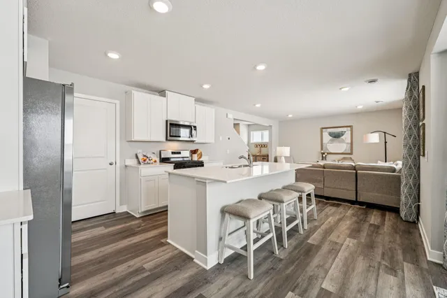 $399,990 | 1908 Highview Terrace, Shakopee, MN 55379