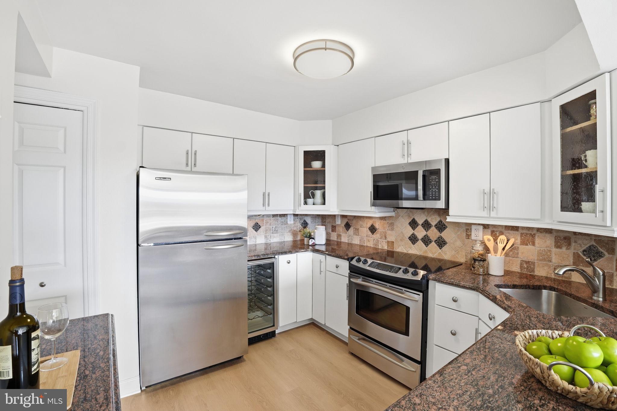 1080 Wisconsin Avenue Northwest, Unit 305 Washington, DC 20007 - Photo 12 of 27 Kitchen